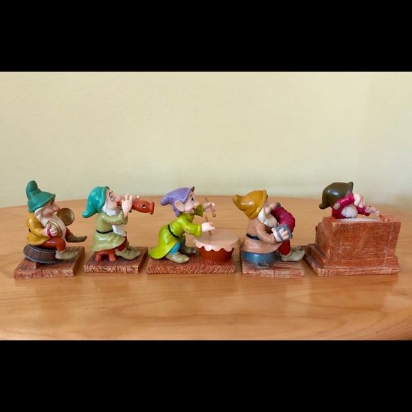 Disney lot of 5 Snow White and the Seven Dwarfs Figurines - Picture 10 of 12